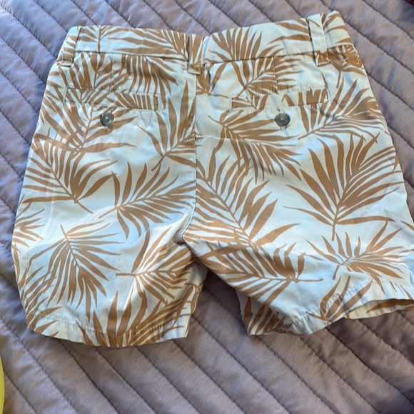 Janie and Jack 3T shorts with a orange palm tree leaf desighn - Picture 2 of 7